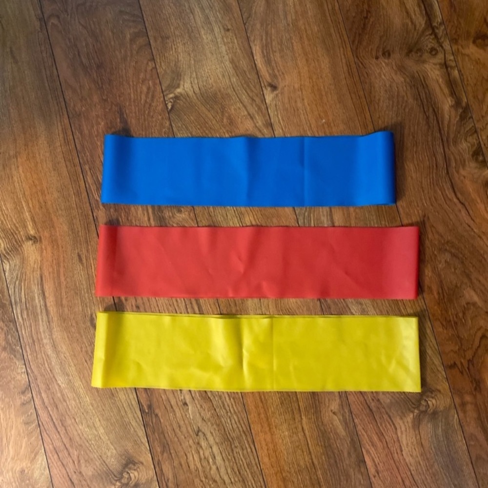 Like new, Gold’s Gym 3 piece resistant band set